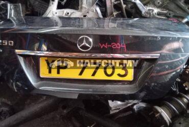 MERCEDES BENZ W204 REAE BONNET