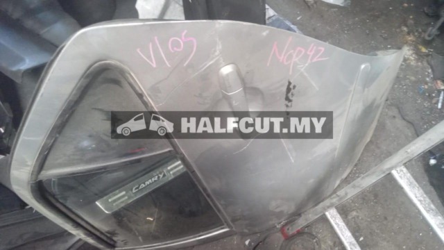 TOYOTA VIOS NCP42. REAR DOOR R L