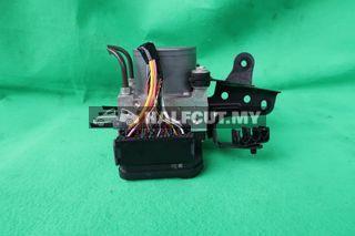 TOYOTA HARRIER ZSU60 ABS PUMP Z6A