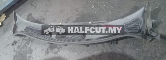 FORD FIESTA 1.6 WIPER COVER