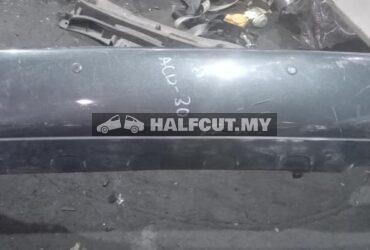 TOYOTA HARRIER ACU30 REAR BUMPER