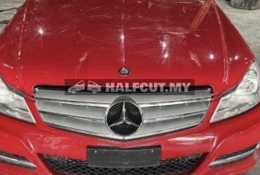 MERCEDES BENZ W204 CGI 271 860 SPARE PARTS FOR SALE HALFCUT HALF CUT