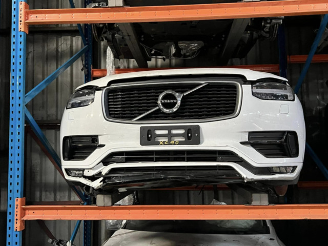 VOLVO XC90 WHITE BLACK HALFCUT HALF CUT ENGINE GEARBOX