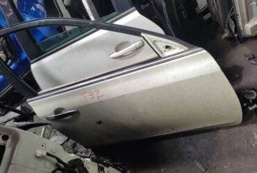 NISSAN TEANA J32 FRONT DOOR F/R