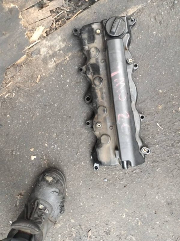 HONDA CITY TMO 2.0 VALVE COVER