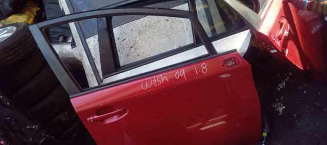 TOYOTA WISH 08 FRONT DOOR F/R