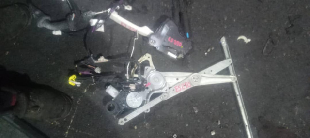 LEXUS ES250 FRONT DOOR GEAR F/R