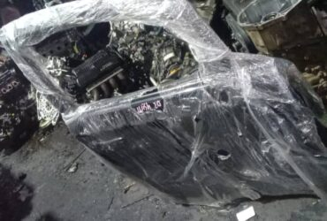 TOYOTA WISH 20 FRONT DOOR F/R