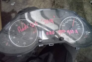 AUDI Q5 2014 (8R0 920 930 A) METER