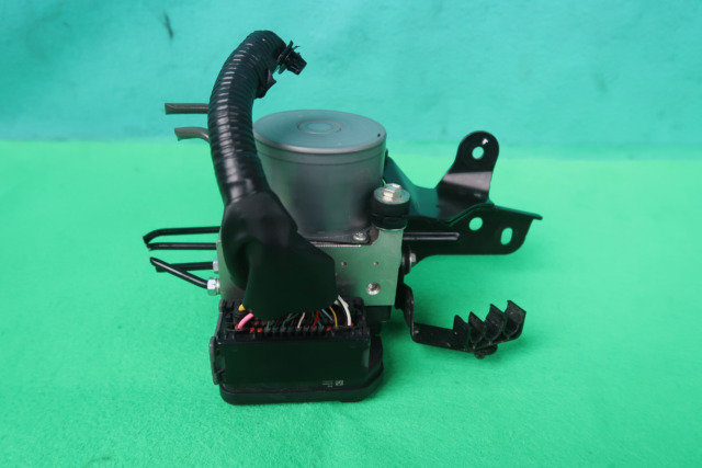 TOYOTA VELLFIRE AGH30 ABS PUMP N3A