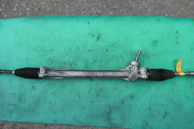 TOYOTA HARRIER ZSU60 STEERING RACK