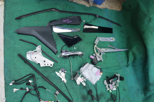 TOYOTA ALPHARD AGH30 POWER DOOR SET