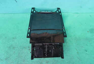 MERCEDES W212 CONSOLE CUP HOLDER