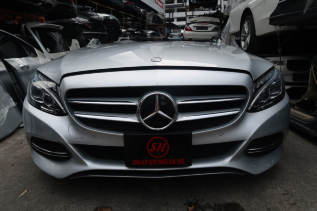 MERCEDES W205 HALF CUT SPARE PARTS