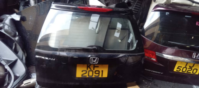 HONDA STREAM RN6 REAR BONNET