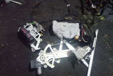 TOYOTA NOAH REAR DOOR GEAR. R/R