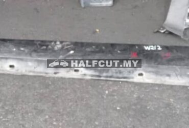 MERCEDES BENZ W212 SIDE SKIRT LH