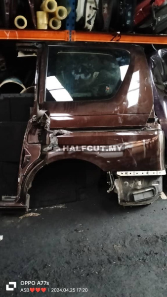 NISSAN C26 REAR FENDER LH