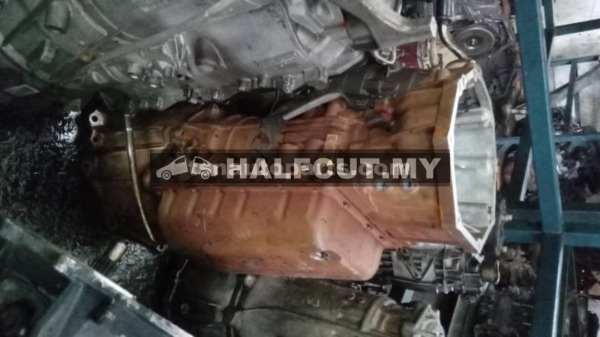 TOYOTA HILUX KUN26 2KD GEAR BOX