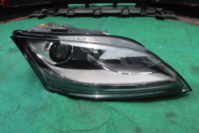 AUDI TT HEAD LAMP RH LED