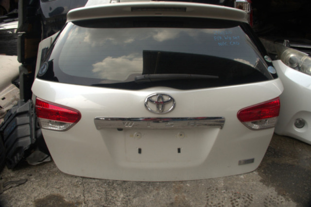 TOYOTA WISH REAR BONNET