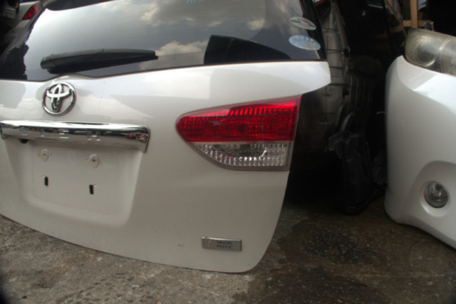 TOYOTA WISH REAR BONNET