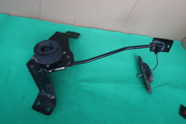 HYUNDAI STAREX SPARE TYRE BRACKET
