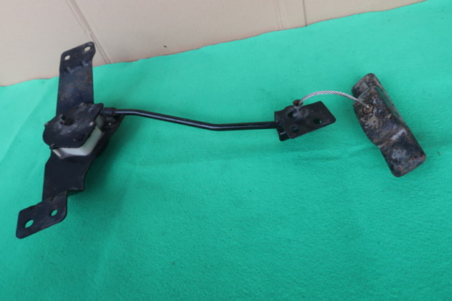 HYUNDAI STAREX SPARE TYRE BRACKET