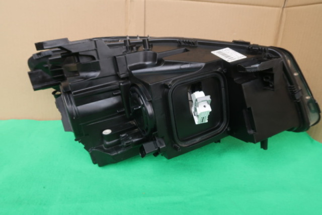 MERCEDES W117 HEADLAMP LH
