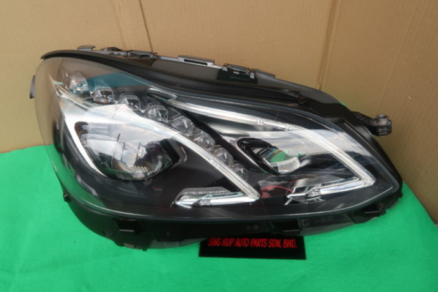 MERCEDES W212 FACELIFT HEAD LAMP RH