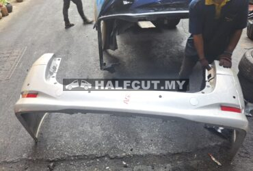 TOYOTA ESTIMA ACR50 REAR BUMPER