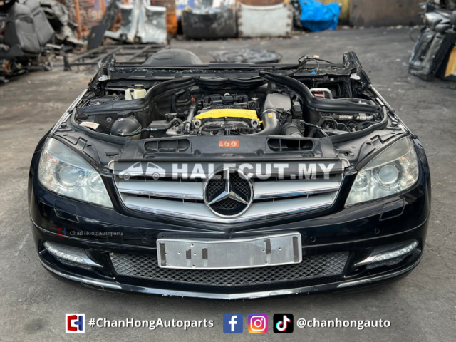 Mercedes-Benz C-Class W204 Half Cut (271860 Engine)