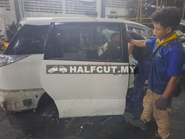 TOYOTA ESTIMA ACR50 FRONT DOOR F/R