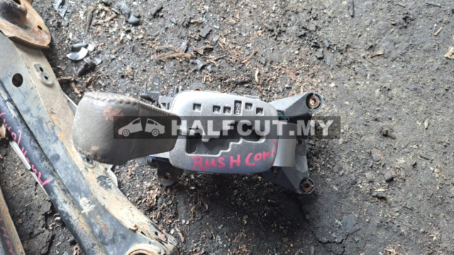 TOYOTA RUSH OM GEAR LEVEL
