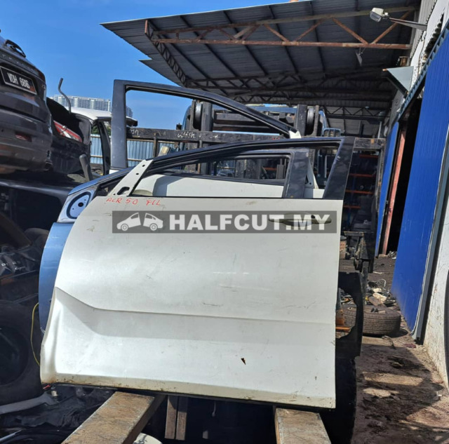 TOYOTA ESTIMA ACR50 FRONT DOOR F/L