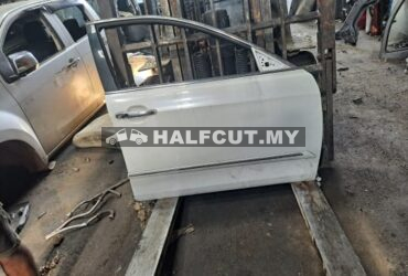 TOYOTA CAMRY ACV40 FRONT DOOR F/R(