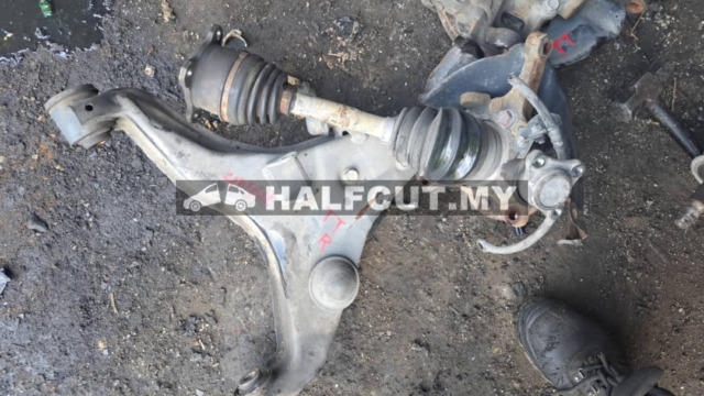 MITSUBISHI TRITON 4D56U FRONT KNUCKLE F/R