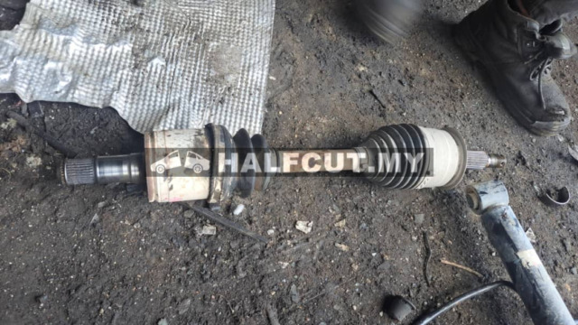 MITSUBISHI TRITON 4D56U FRONT DRIVE SHAFT  LH