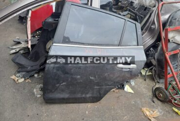 SUBARU XV REAE DOOR R/L