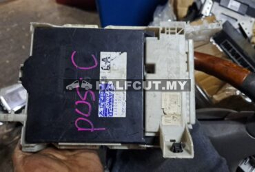 TOYOTA PRIUS C FUSE BOX (89221-52390)