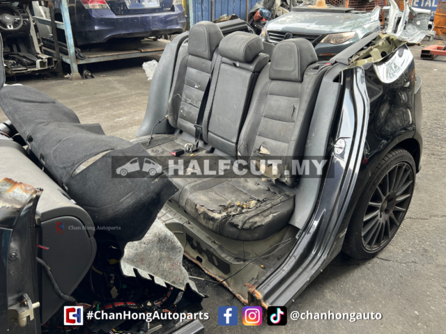 Volkswagen Golf MK5 R32 3.2L Half Cut