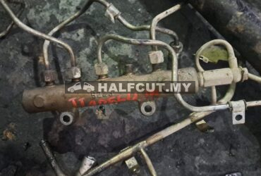 MITSUBISHI TRITON 4D56U FUEL INJECTOR. RAIL