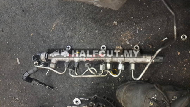 HYUNDAI SANTA FE D4HB OM FUEL RAIL