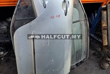 TOYOTA CAMRY ACV40 REAR  DOOR R/ R