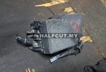 MAZDA 3 2010 FUSE BOX WAYA