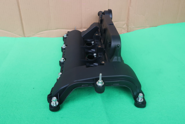 LAND ROVER 3.0 VALVE COVER