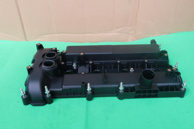 LAND ROVER CYLINDER HEAD VALVE COVER