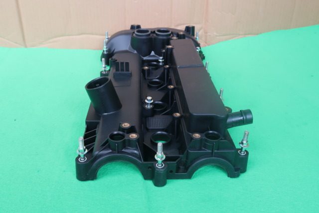 LAND ROVER CYLINDER HEAD VALVE COVER