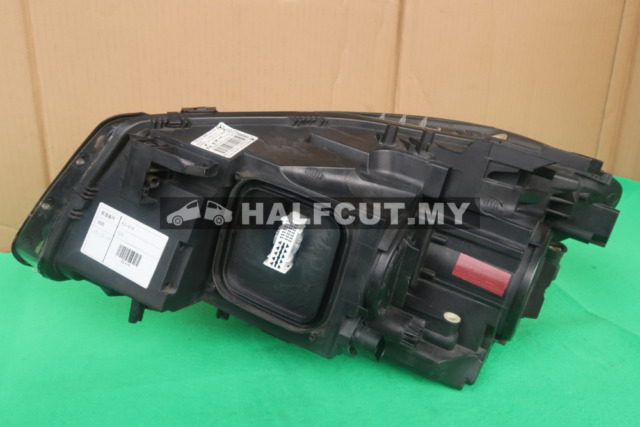 MERCEDES W117 CLA(RED)HEADLAMP RH