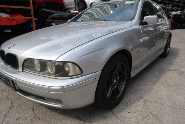 BMW E39 523i SPARE PARTS